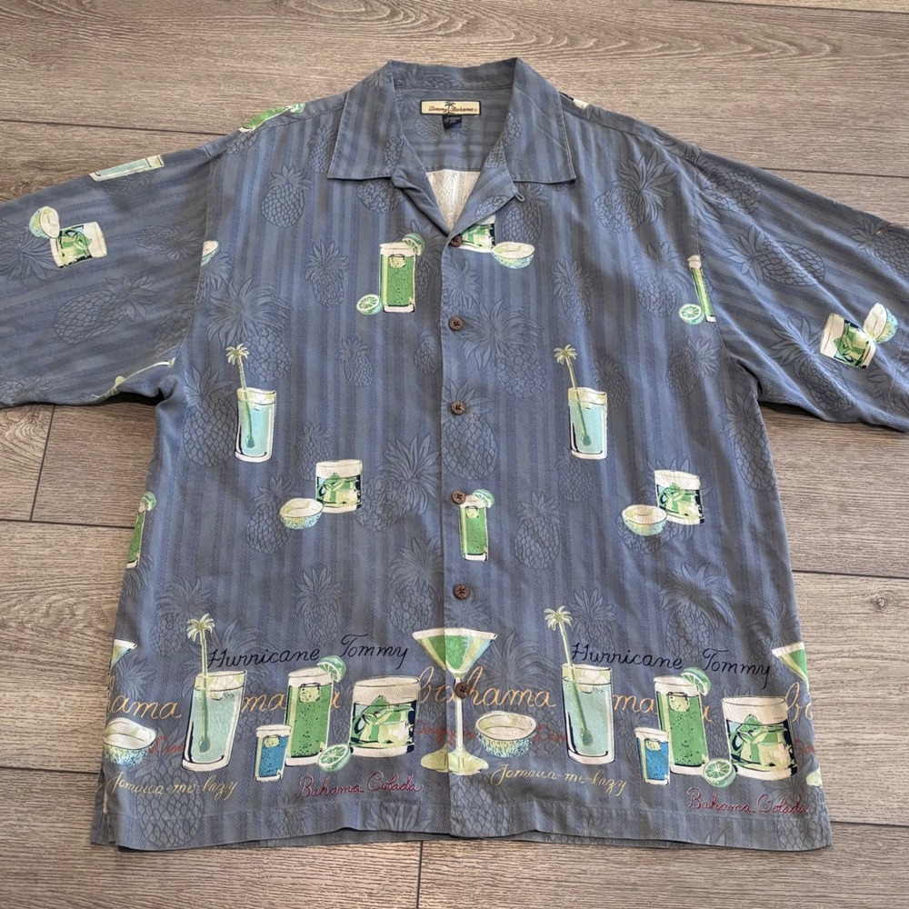Tommy Bahama Silk Button Down Mens Large Blue Cocktail Pineapple Hula Camp Shirt - Picture 1 of 8